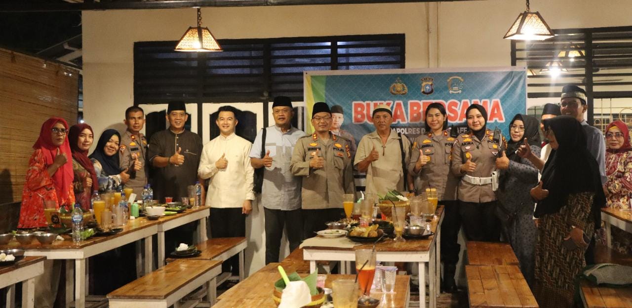 Jalin Silaturahmi, Kapolres Dumai Bersilaturahmi dan Buka Puasa Bersama Rekan Media